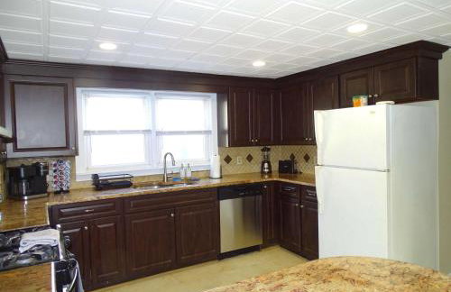 Comfortable Renovated 3 Bed Apartment - Foto 5