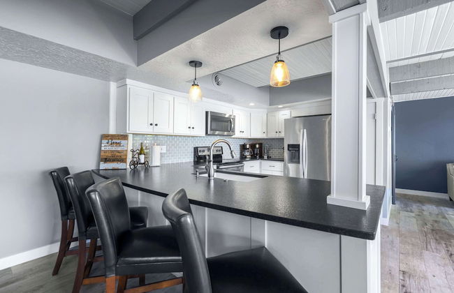 For the View Lakeside Launchpad! Great Location - Foto 6