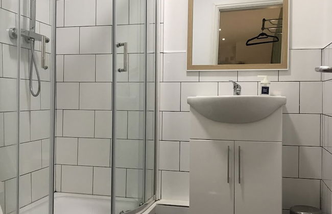 Contemporary 1 bed Studio for Comfy Stay in Wigan - Photo 7