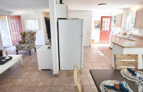 Beach House Short Walk to Kingsbury Beach - Foto 10