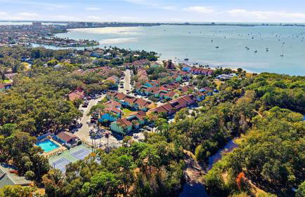 Private Beach Access 2 Pools Waterfront Oasis - Foto 1