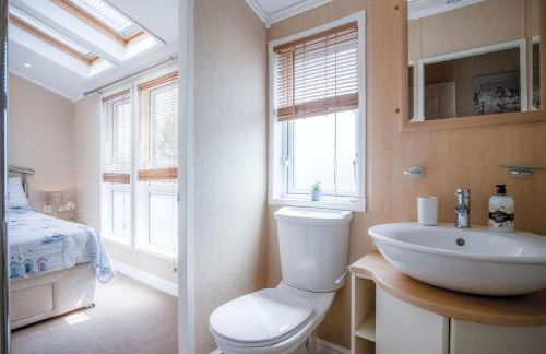 Manor 5 Lodge - 2 Bedroom Lodge - Pendine - Photo 86