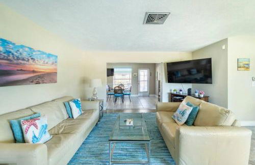 Sunny Cottage with lanai and garage, only 4 miles from Siesta Key - Foto 1