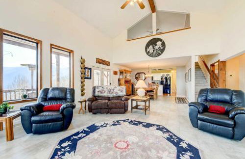 Stunning Maggie Valley Getaway with Decks, Fire Pit! - Foto 4