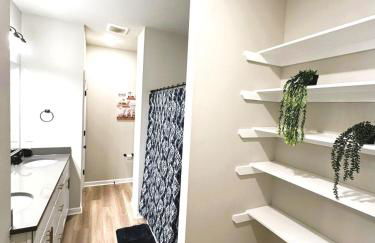 The Modern and Stylish Hangout Hub by LSU - CB1022 - Foto 16