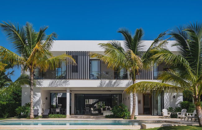 New Lake Front Villa in Golf and Beach Resort - Photo 38