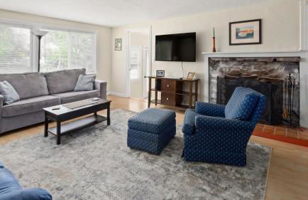 Cozy Colchester Cabin near Lake by RedAwning - Foto 10