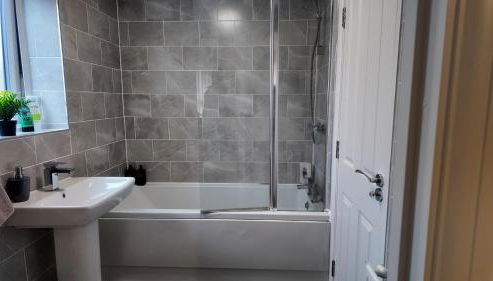 Modern house in City Centre with private parking and gated property - Foto 5