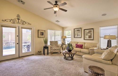 Chic Maricopa Getaway with Outdoor Oasis and Pool - Foto 4