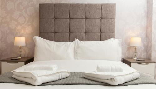 Dunfermline - Premium Two Bedroom Apartment - KW - Photo 1