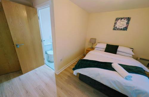 Waterfront Quayside Apartment with secure parking & lift, Ideal for Mobility Users - Foto 24