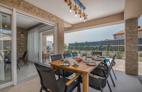 Villa with nice pool, luxuriously furnished, quiet area - by TRAVELER tourist agency Krk ID2389 - Foto 13