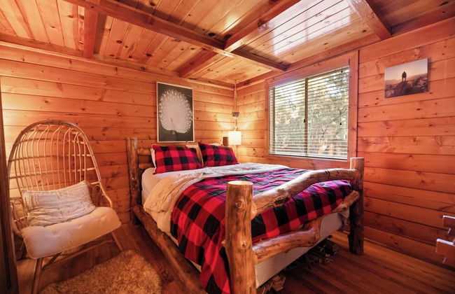 Charming Mountain Getaway - Photo 3