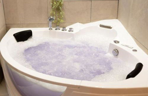 Love Life Room-Jacuzzi-Netflix-Accès-24/7-Privé - Foto 18