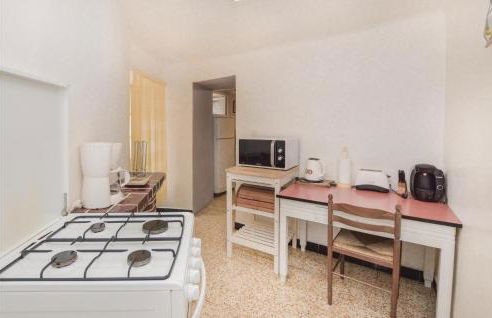 2 Bedroom Cozy Apartment In Pietranera - Foto 6