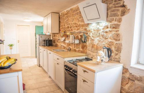 Škarpini dvori - Foto 25