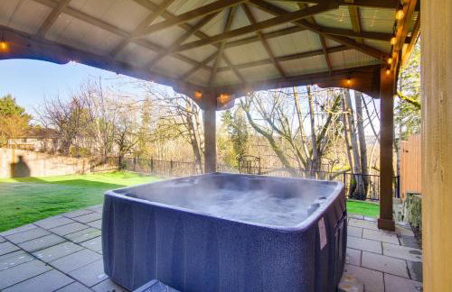 Modern Woodinville Home w/ Hot Tub + Sauna! - Foto 3