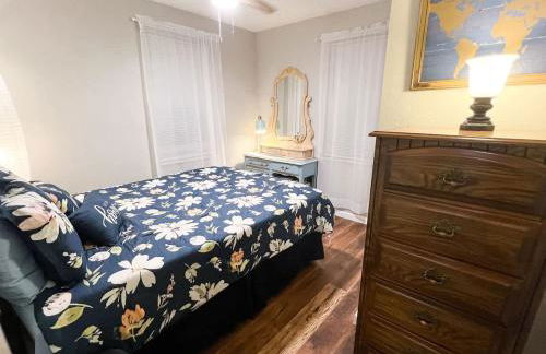 The Refuge on 5th - Pets , Patio & Firepit - Photo 26