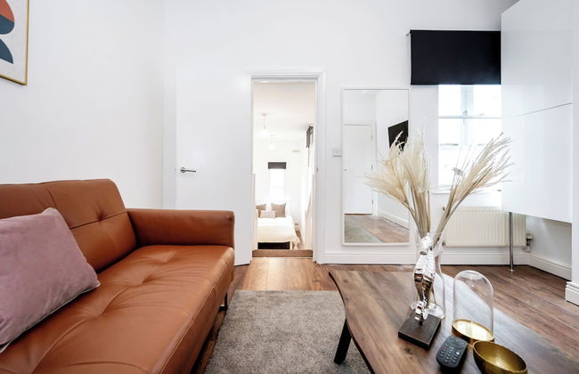 Beautiful Flat Near the Center 11 min - Foto 1