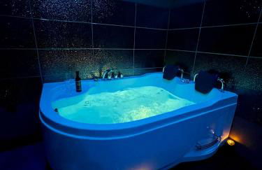 Suite mit Whirlpool, Sauna, Pole Dance und mehr - Foto 32