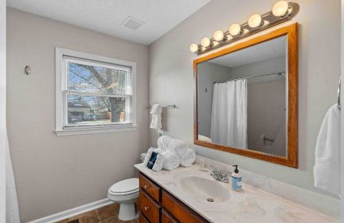 ~Spacious / Cozy / Sleeps 8+ Near MTSU and Siegel - Foto 34