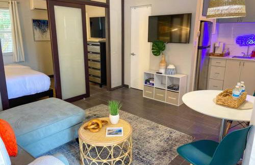 Cool Breeze Home -steps to the beach with Pool! - Foto 18