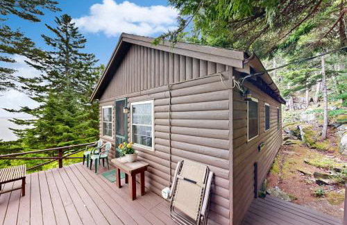 Breathtaking Views! Cozy Log Cabin in Northport - Foto 12