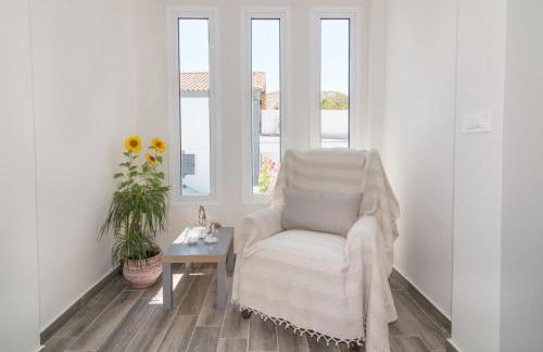 Maridenia Villa - Family Escape with Private Pool, by ZanteWize - Foto 17