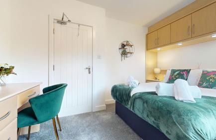 Charming 3 Bed Bungalow Parking & Wifi Business and Leisure by Jesswood Properties - Foto 10