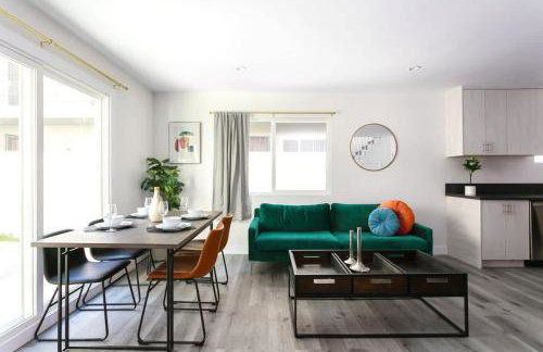 Relax in Spacious 3BR Apt Sleeps 8 and Parking - Foto 1