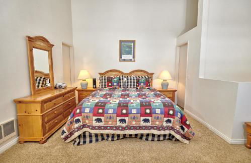 St Anton Courtyard View 2-Bedroom Condos with Pool & Jacuzzi - Foto 20