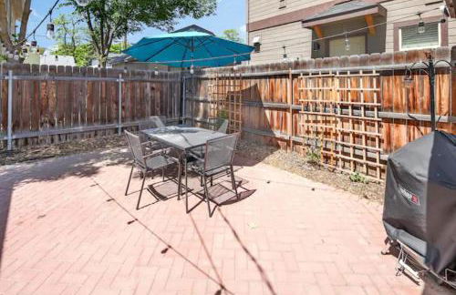 Celebration Chalet! Quant, cozy, a few blocks from BSU and close to downtown Boise, Fireplace, 4 beds, and seating for 6 Pets Welcome! - Photo 24