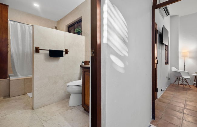 Otium Rentals Penthouse w 2 Terraces - Photo 31