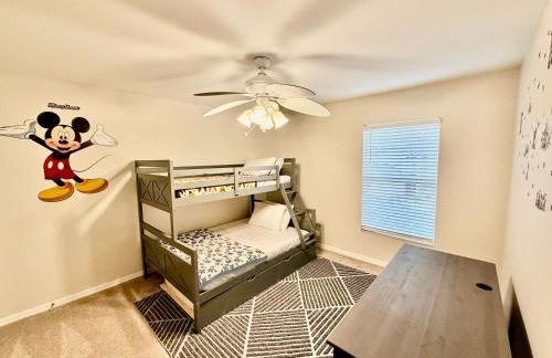 Luxury Village 4BR Pool Home near Disney Parks - Foto 25