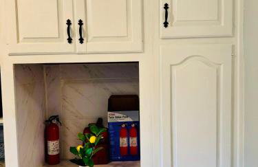 East Riverdale Enchanting 4 bedroom with 2 full bathrooms - Foto 21