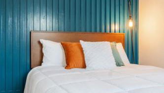 Retro Retreat renovated 2BR, desk, no chore list! - Foto 4