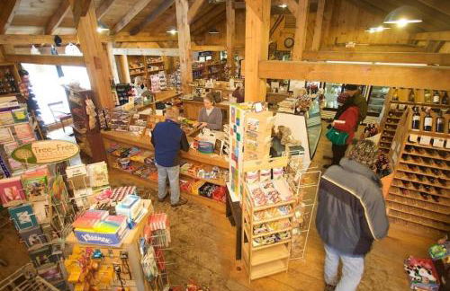 Mountain Getaway Suite Ski OnOff Jiminy Peak - Fully Redone Decor - Foto 15