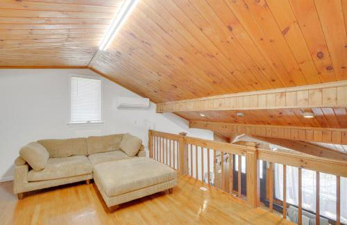 Lake Carmel Access Waterfront Home with Deck! - Foto 22