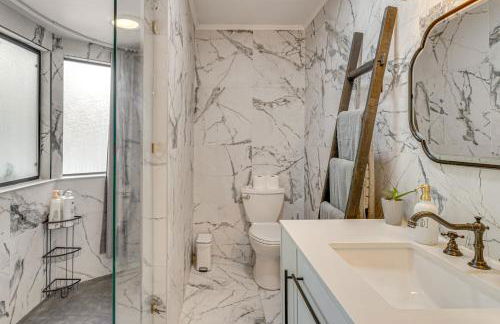 Work and Relax! Updated Walnut Creek Home with Office - Foto 16