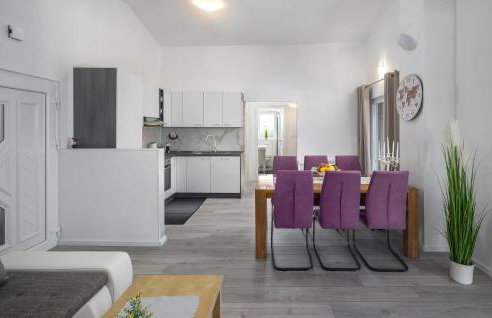 2 Bedroom Lovely Apartment In Nova Vas - Foto 4