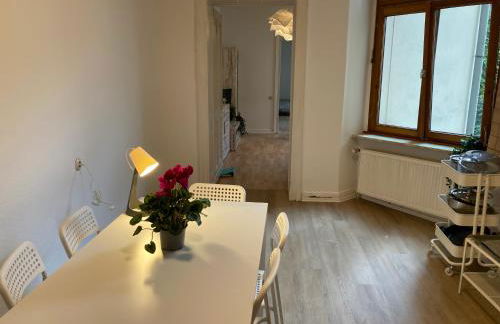 Cosy, new furniture, 10min walk to train station - Foto 7