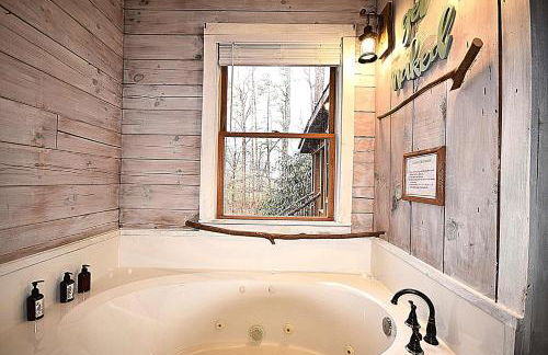 Bird's Nest cabin at Cabin Fever in NC - Foto 10