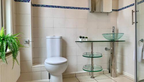 Spacious 6BR Victorian Home in 14 Somerford Near Wolverhampton Centre with Free Parking - Foto 4