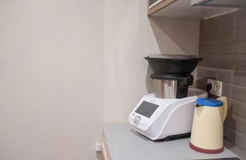 room five - parking, balnéothérapie, place nationale, un havre de paix - Foto 45