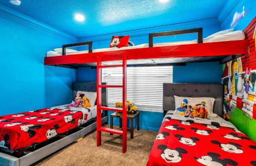 Spacious 7BR Retreat w Pool Game Room - Foto 59