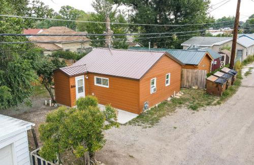 Quaint Cody Cottage with Grill Walk to Downtown! - Foto 25