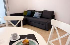 109 - Beachside Renovated 1BR apt 5 min from Beach - Photo 1