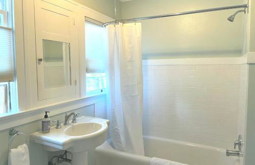 Bush Park & Downtown Charmer in Salem's Best Location - Foto 2