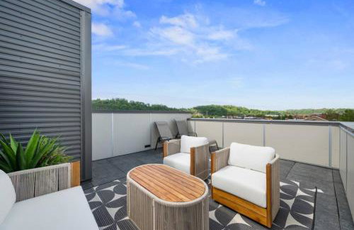 Stunning Penthouse Double King Suite on Butler Street with rooftop deck and free off street parking - Foto 35