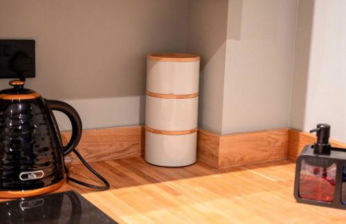 High Street Hideaway - Photo 25